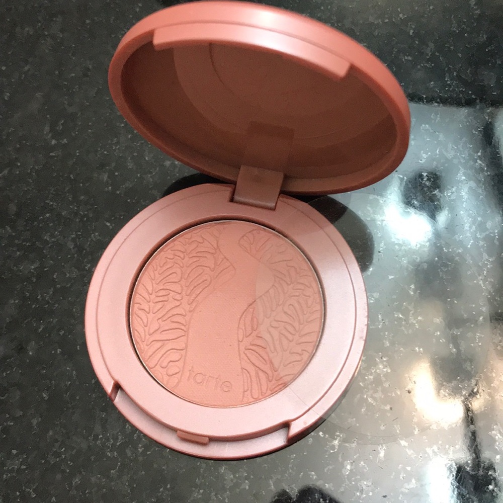 Tarte Amazonian clay 12- hour blush